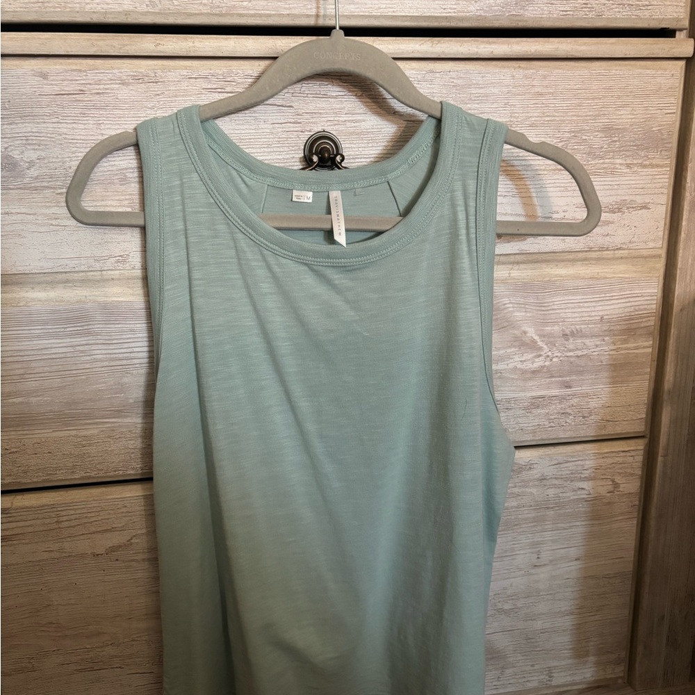 Travis Mathew Green Tank Top Sleeveless Style